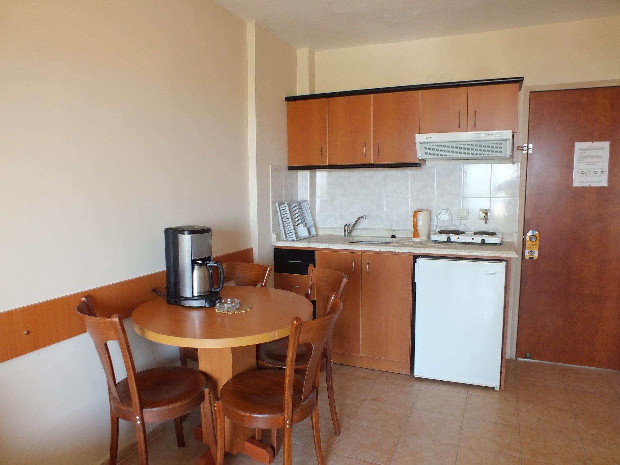 Tuntas Family Suites Κουσάντασι Εξωτερικό φωτογραφία