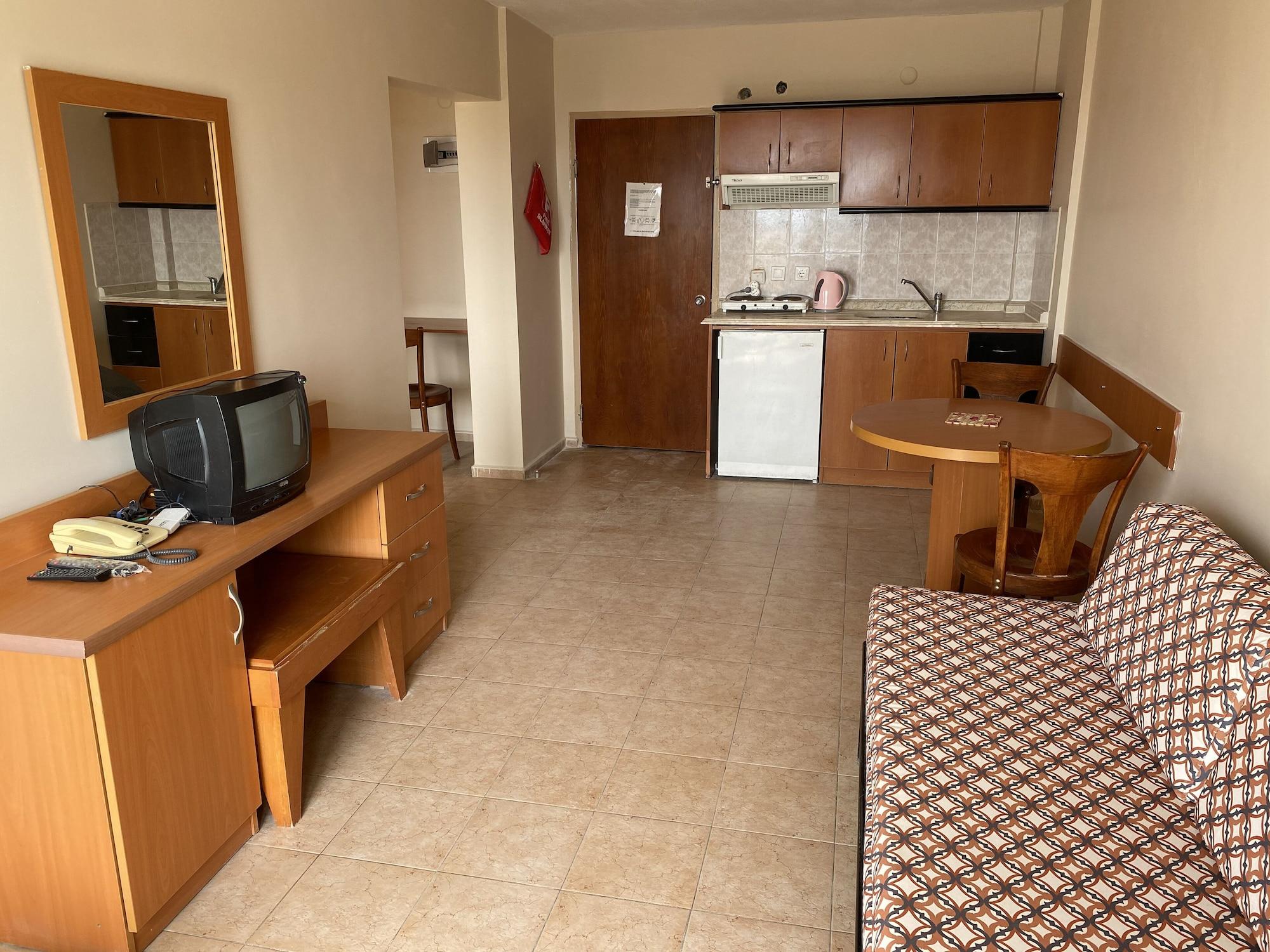 Tuntas Family Suites Κουσάντασι Εξωτερικό φωτογραφία