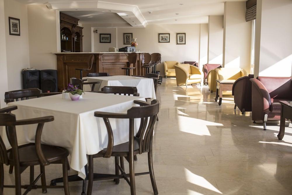 Tuntas Family Suites Κουσάντασι Εξωτερικό φωτογραφία