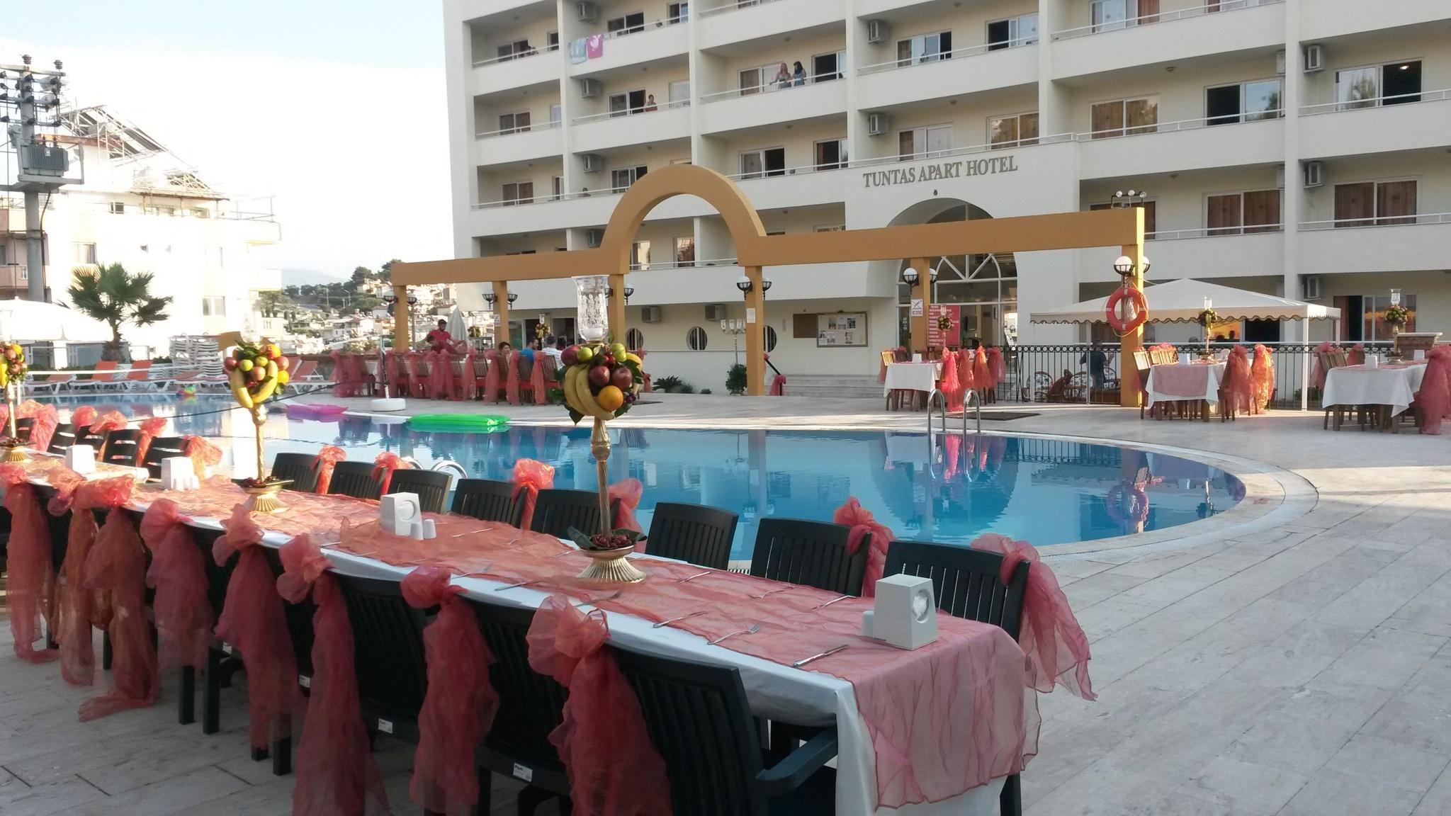 Tuntas Family Suites Κουσάντασι Εξωτερικό φωτογραφία