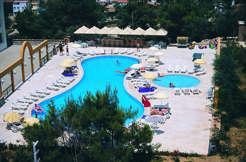 Tuntas Family Suites Κουσάντασι Εξωτερικό φωτογραφία