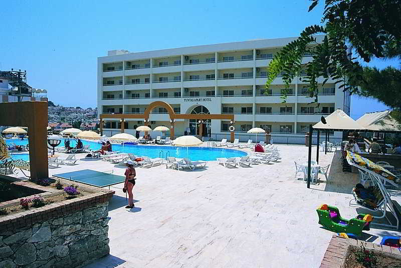 Tuntas Family Suites Κουσάντασι Εξωτερικό φωτογραφία